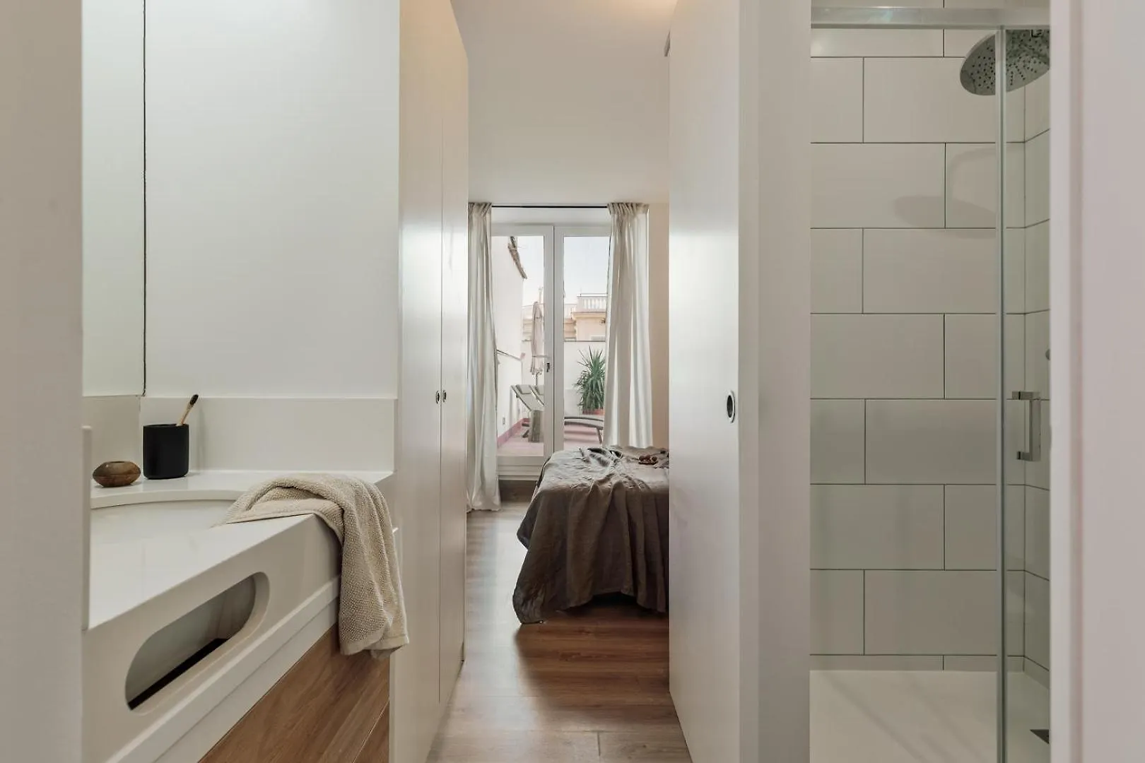 Lygos - 2 Bedrooms And Terrace In Eixample Esquerra Barcelona 0*,  Espanha